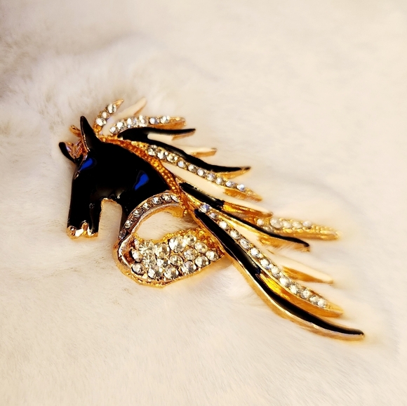 Vintage Enamel and Cut Crystal Flowing Mane Horse Pin - Picture 7 of 9